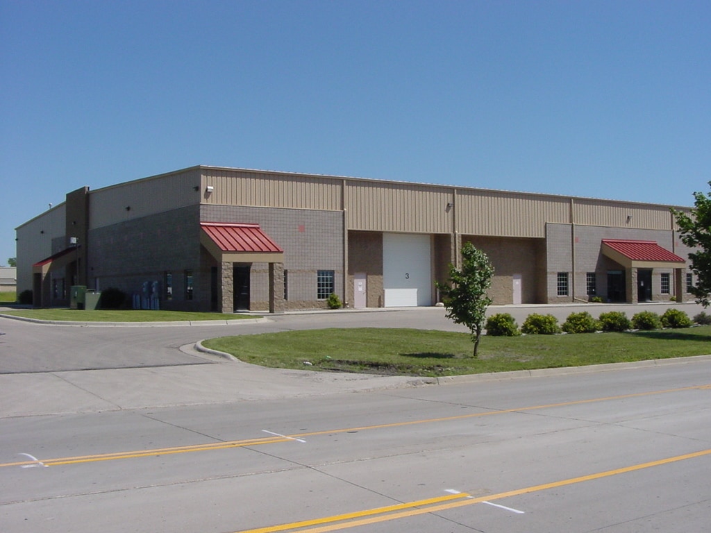 3453 7th Ave N, Fargo, ND for lease Primary Photo- Image 1 of 6