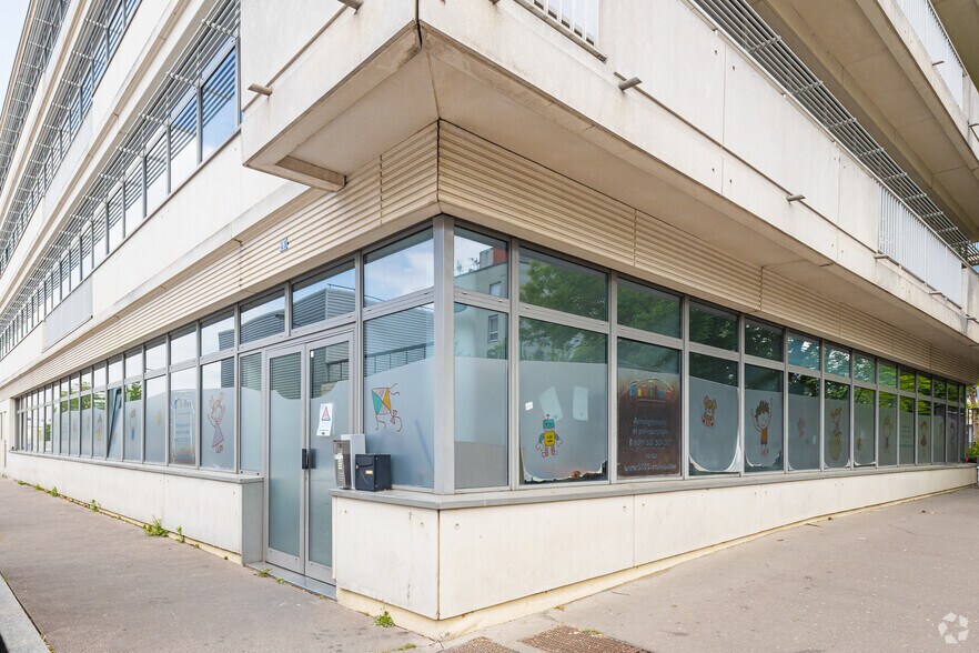 13-19 Avenue De La Métallurgie, Saint-Denis à louer - Photo du bâtiment - Image 2 de 5