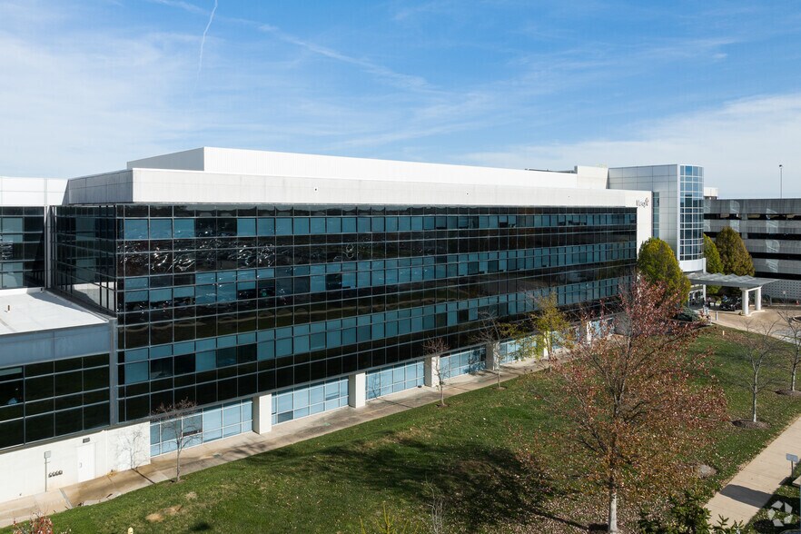 10012 Kennerly Rd, Saint Louis, MO à louer - Photo du bâtiment - Image 3 de 6