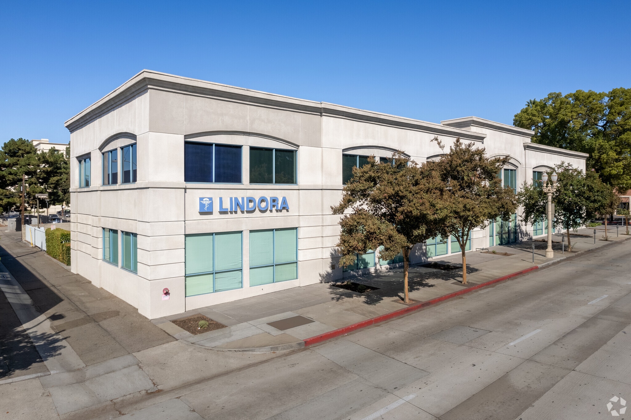 257 S Fair Oaks Ave, Pasadena, CA à louer Photo du bâtiment- Image 1 de 10