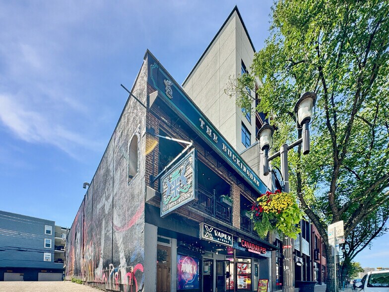 10441 82nd Ave NW, Edmonton, AB à vendre - Photo du bâtiment - Image 2 de 5