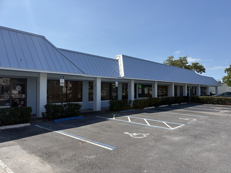 905 US Highway 1, Lake Park, FL à louer - Photo du bâtiment - Image 1 de 1