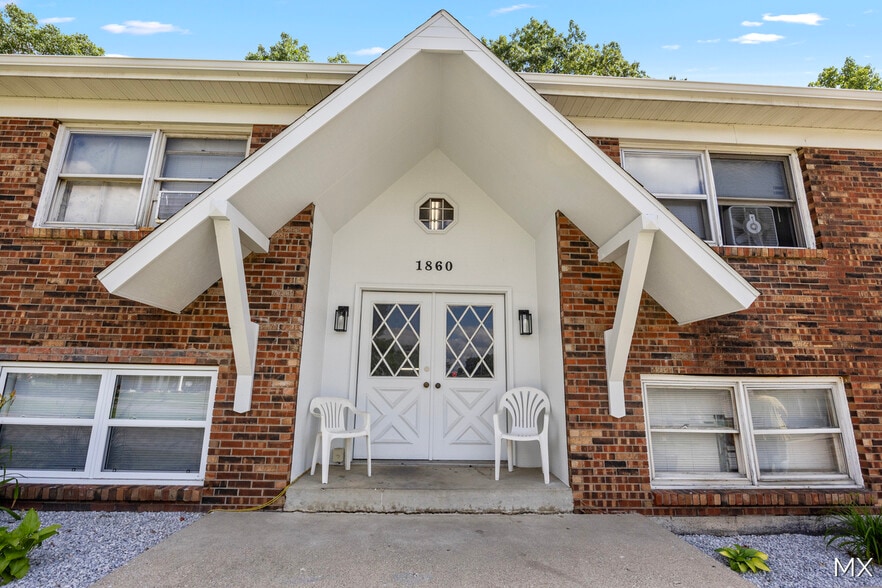 1860 Prairie Pky SW, Wyoming, MI for sale - Building Photo - Image 3 of 21