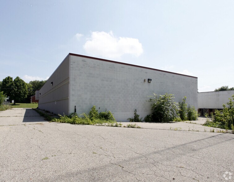 1026 Ann Arbor St, Flint, MI à vendre - Photo du bâtiment - Image 2 de 3