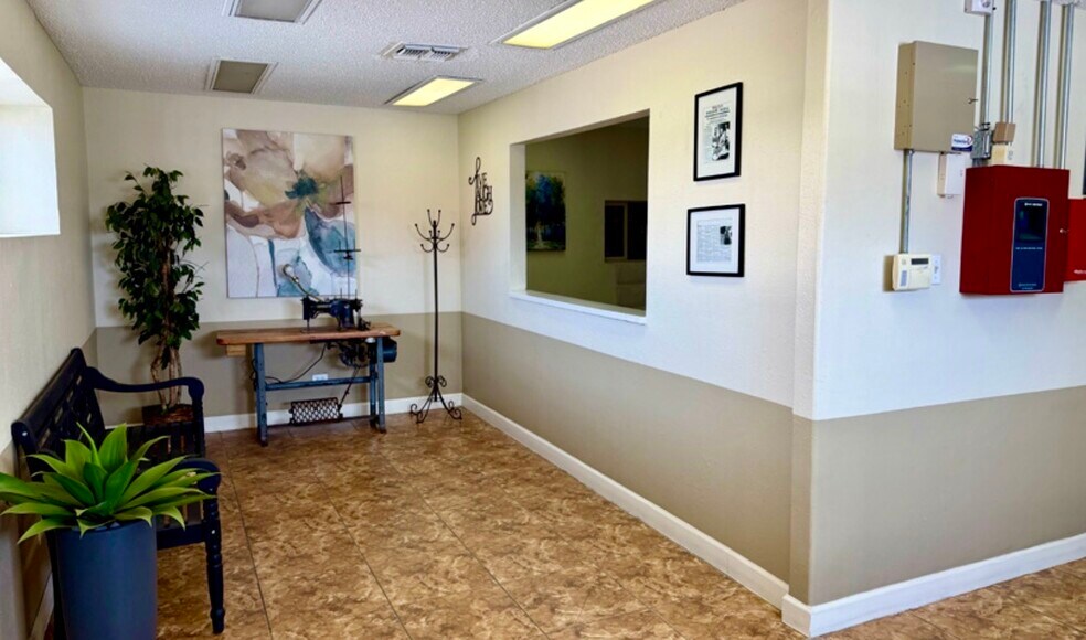 3102 Vidaurri Ave, Laredo, TX for lease - Interior Photo - Image 2 of 17