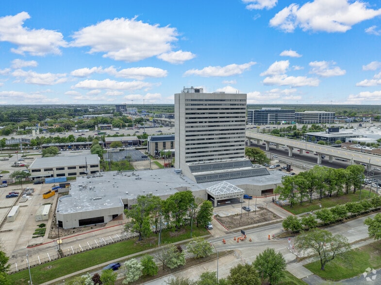 14703 Park Row, Houston, TX for lease - Building Photo - Image 2 of 17
