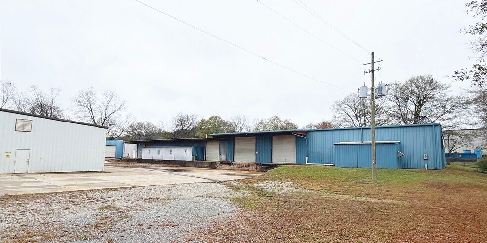 1207 Butler St, Oxford, AL à louer - Photo du bâtiment - Image 3 de 24