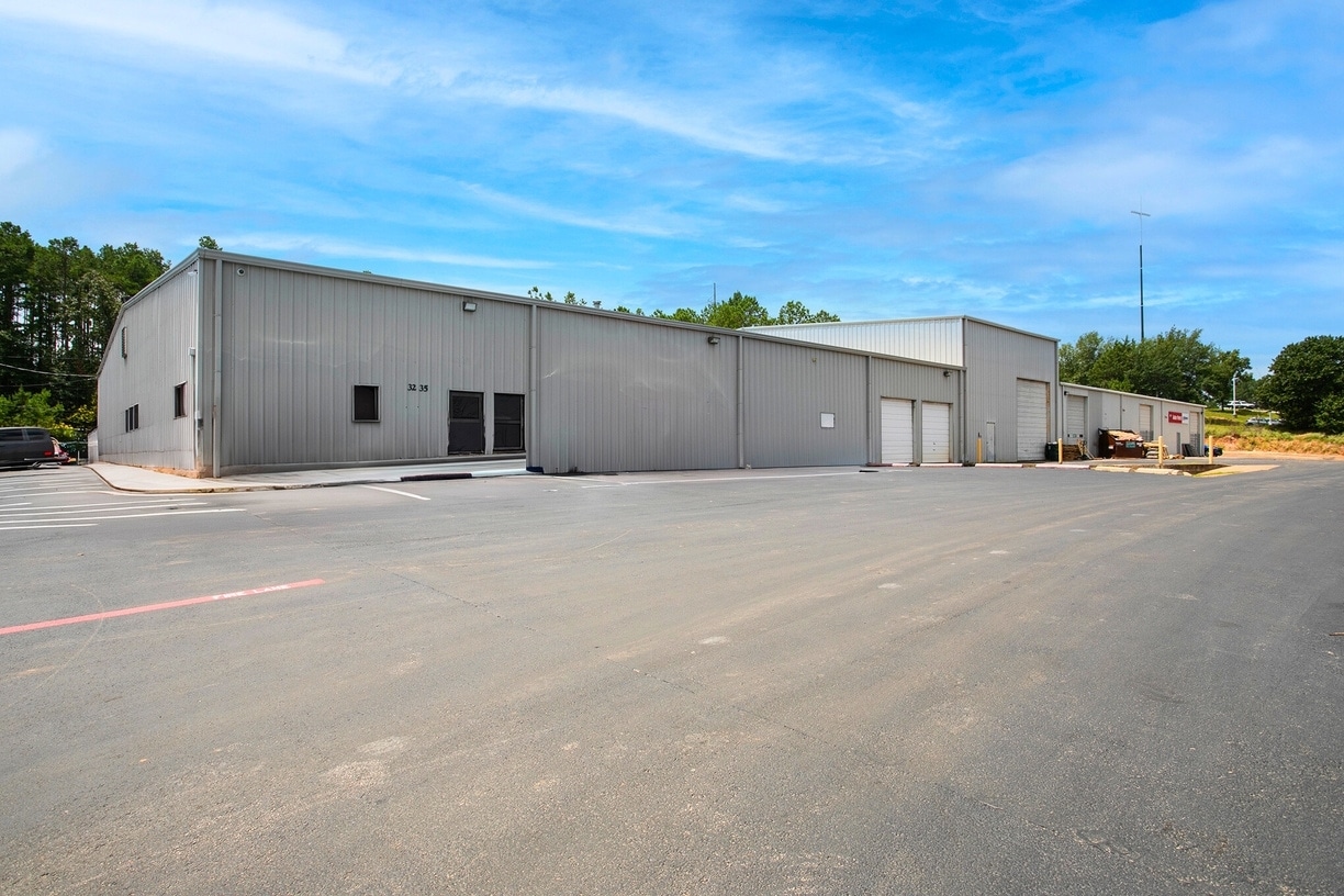 3235-3247 S Southwest Loop 323, Tyler, TX for sale Primary Photo- Image 1 of 7