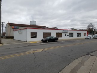 Plus de détails pour 114 W 4th St S, Newton, IA - Vente au détail à vendre