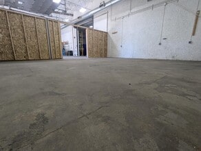 3901 SE Naef Rd, Portland, OR for lease Interior Photo- Image 2 of 9