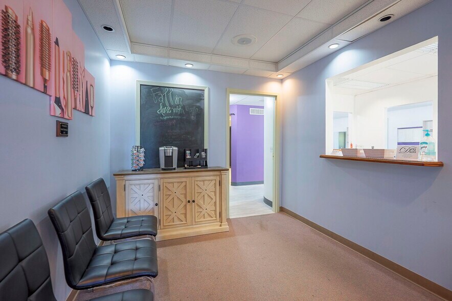 425 W Pine St, Raymore, MO à louer - Hall d’entrée - Image 2 de 32