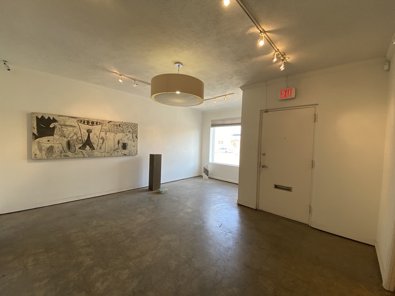 1025 E Levee St, Dallas, TX for lease - Building Photo - Image 2 of 5