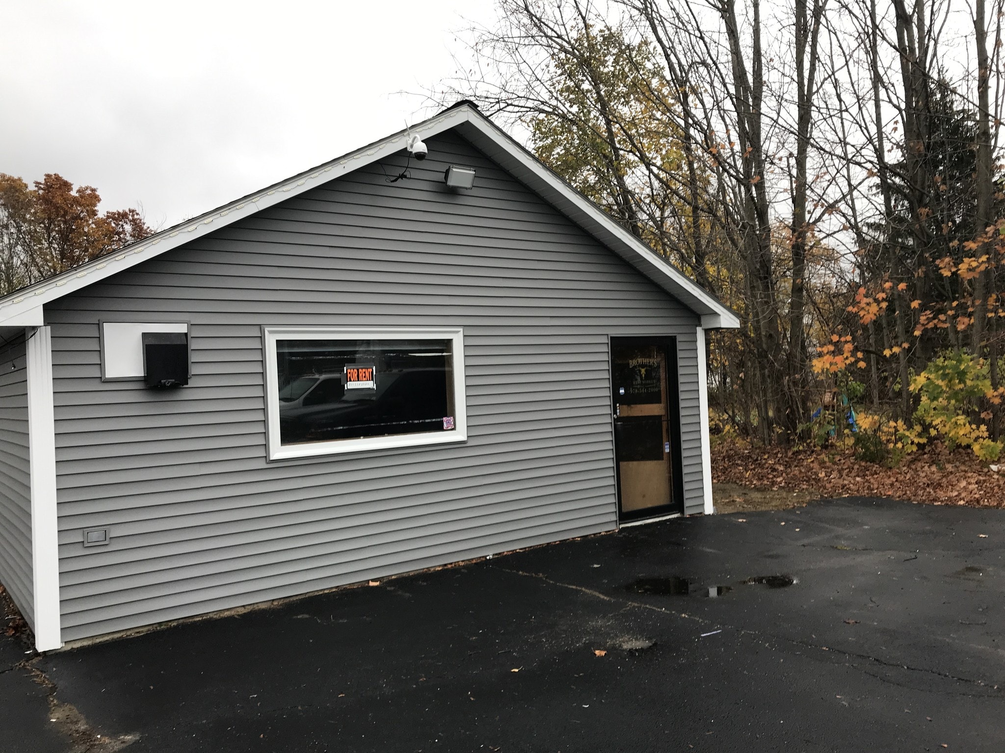 181 E Main St, Orange, MA à louer Photo principale- Image 1 de 7