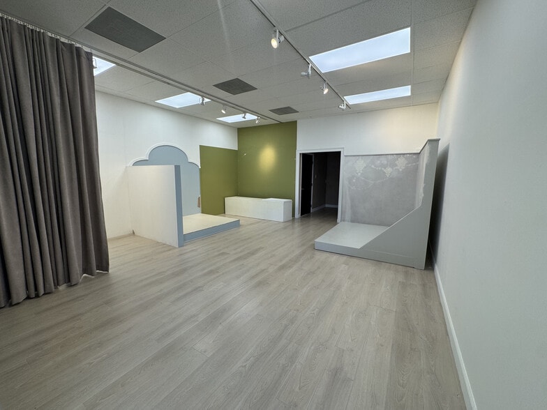 238-244 S Oxford Ave, Los Angeles, CA for lease - Building Photo - Image 2 of 12