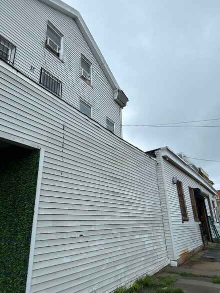 1457 110th St, College Point, NY for sale - Primary Photo - Image 1 of 3