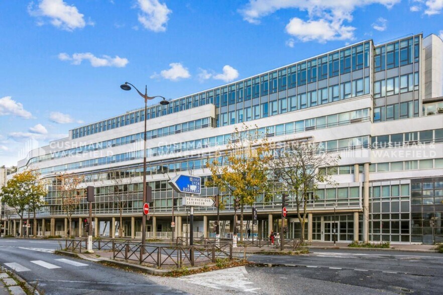 9-35 Avenue Pierre De Coubertin, Paris for sale - Building Photo - Image 1 of 14