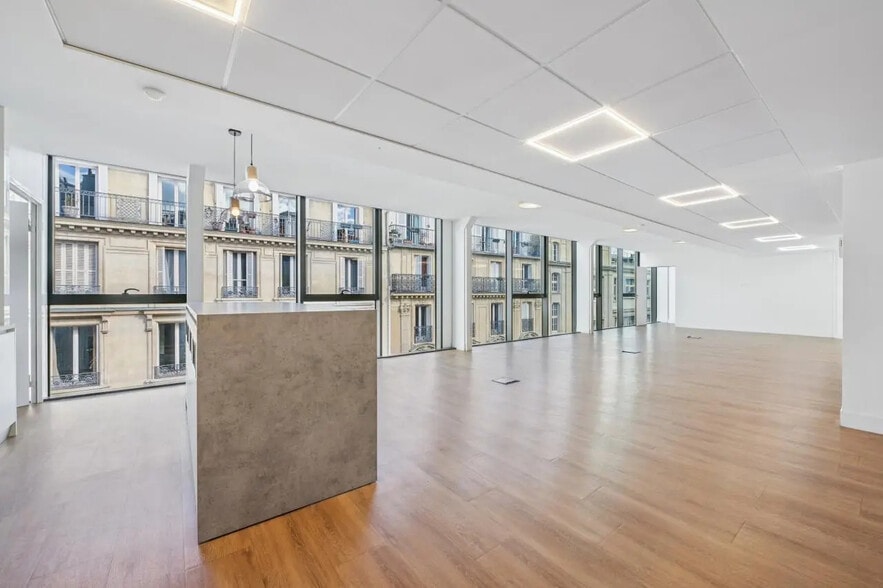 15-17 Rue De Bucarest, Paris à louer - Photo intérieure - Image 2 de 19