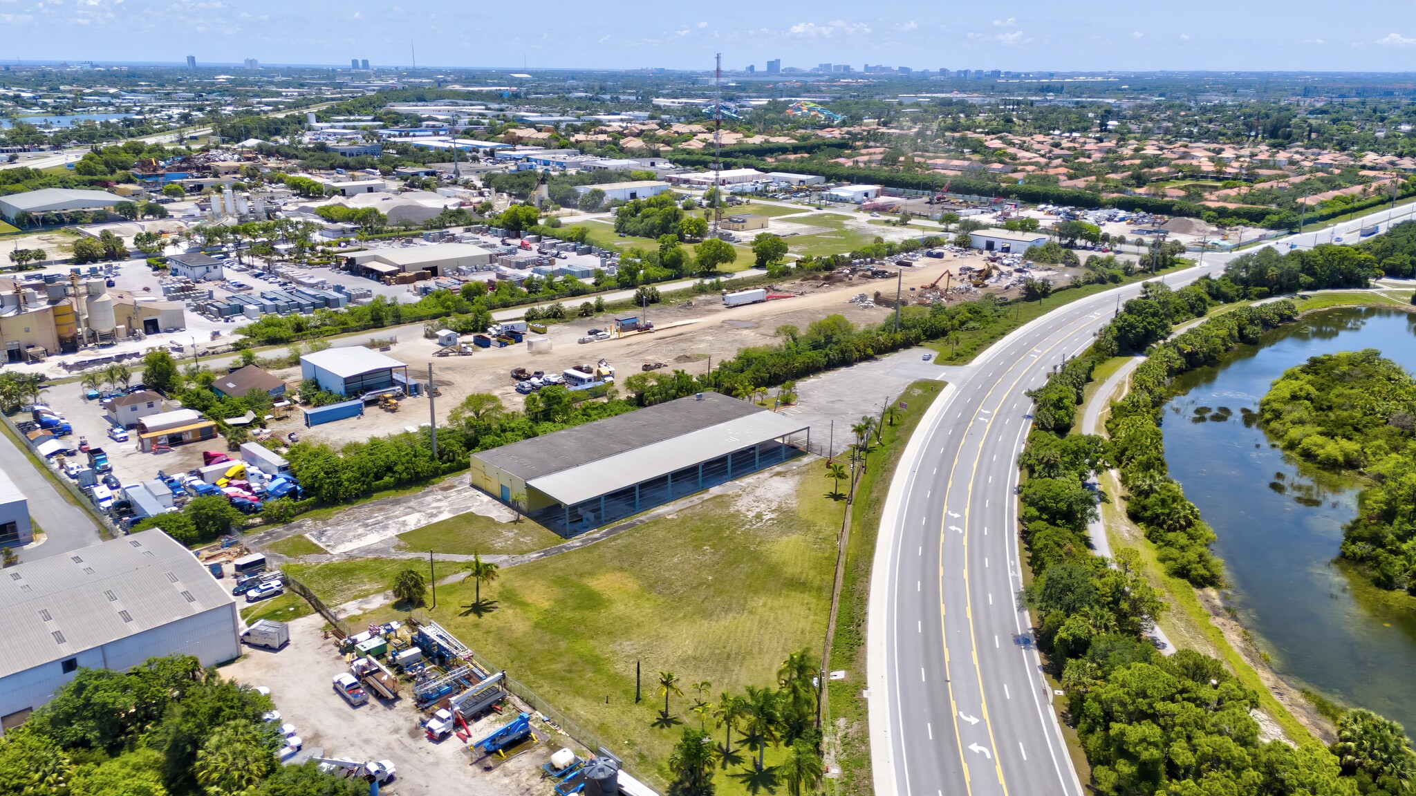 7030 N Haverhill Rd, Riviera Beach, FL for lease Building Photo- Image 1 of 9