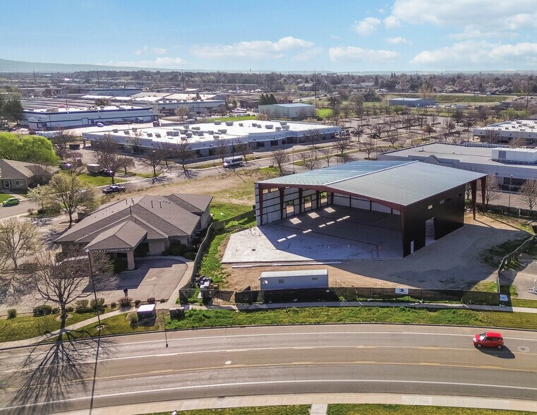 9373 W Emerald St, Boise, ID à vendre - Photo du bâtiment - Image 2 de 5