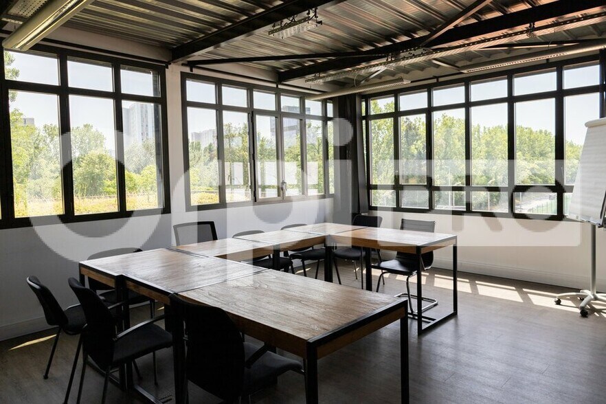 Office in Verrières-le-Buisson for lease - Interior Photo - Image 2 of 9