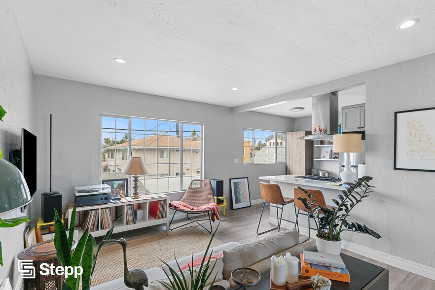 433 Nebraska Ave, Long Beach, CA à vendre - Photo du bâtiment - Image 3 de 19