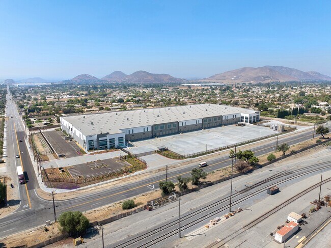 More details for 19275 Slover Ave, Bloomington, CA - Industrial for Lease