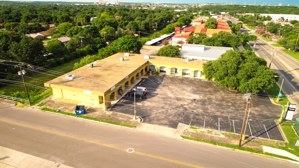 3203 Nacogdoches Rd, San Antonio, TX à louer - Photo du bâtiment - Image 1 de 7