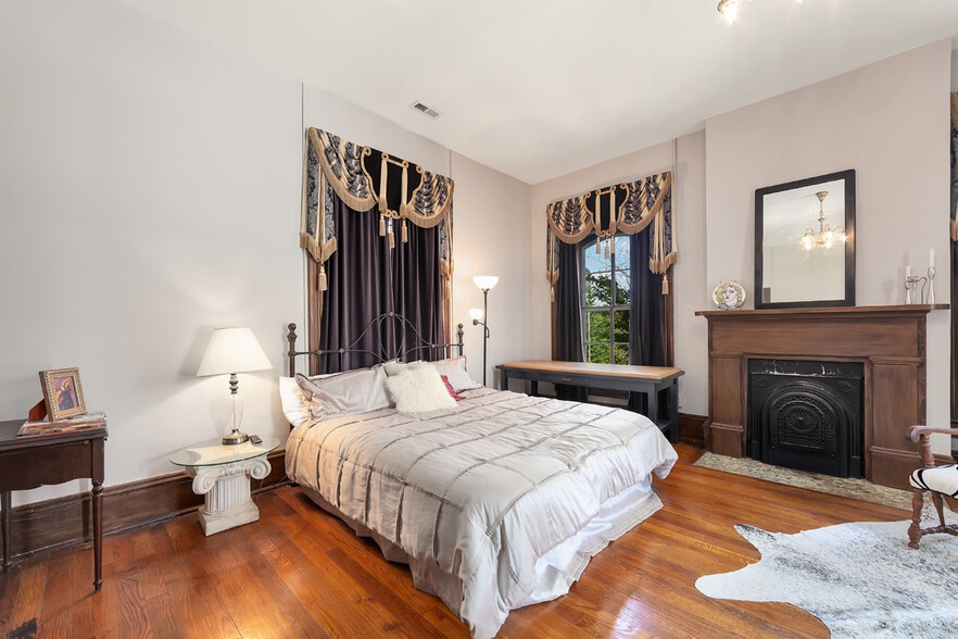 204 E Deaderick St, Jackson, TN à vendre - Photo du bâtiment - Image 2 de 43