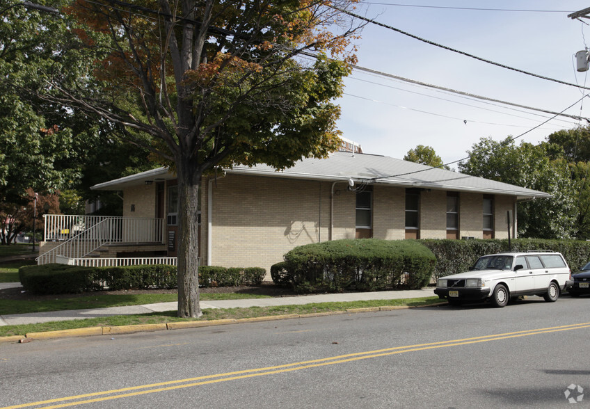 76 Livingston Ave, New Brunswick, NJ à vendre - Photo du bâtiment - Image 1 de 1