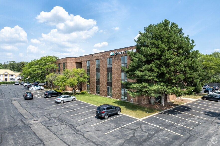 2 E 22nd St, Lombard, IL à louer - Photo du bâtiment - Image 1 de 9