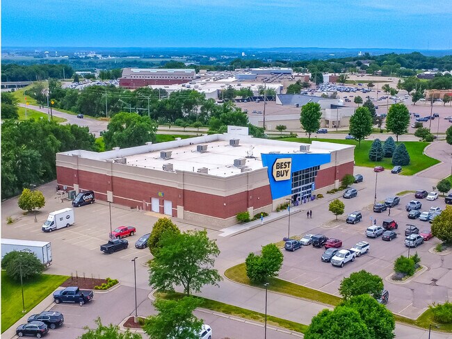 More details for 4730 Sergeant Rd, Sioux City, IA - Retail for Sale
