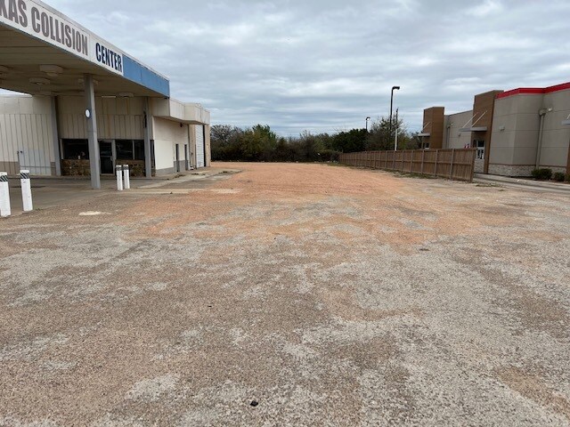 2001 S Bridge St, Brady, TX à vendre - Photo du bâtiment - Image 3 de 5