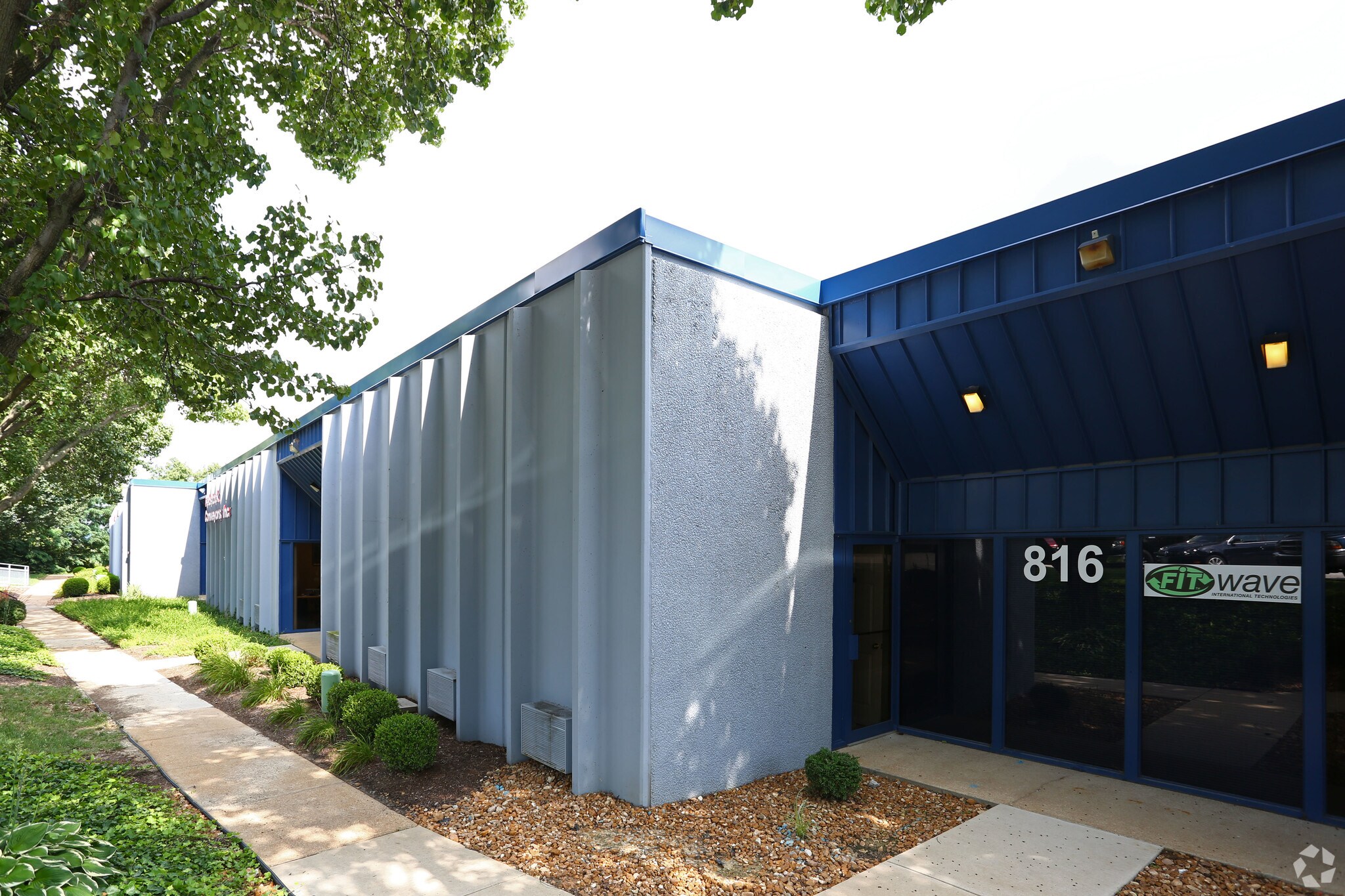 800-816 Fee Fee Rd, Maryland Heights, MO for lease Primary Photo- Image 1 of 6