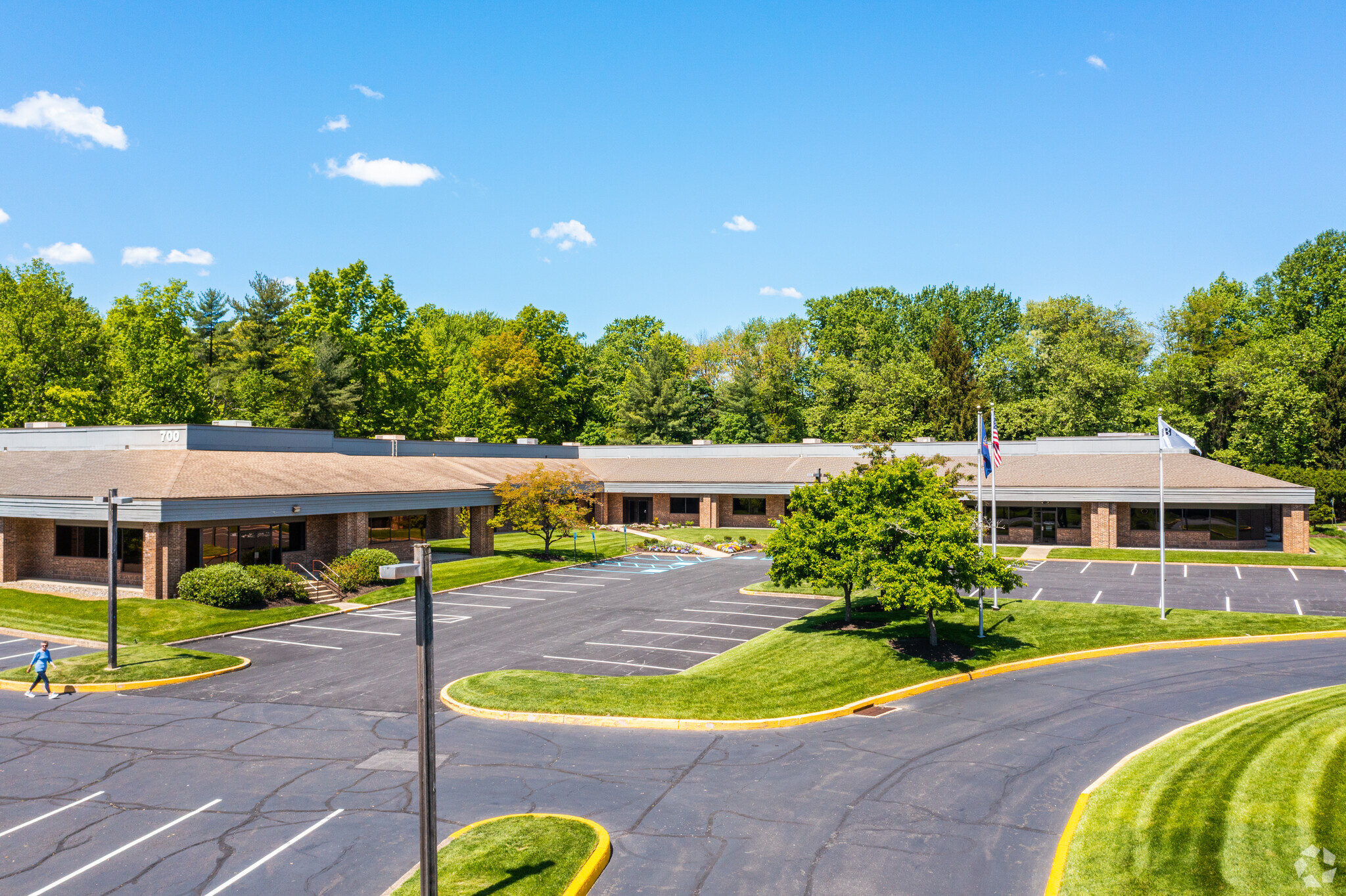 700 Business Center Dr, Horsham, PA for lease Building Photo- Image 1 of 5