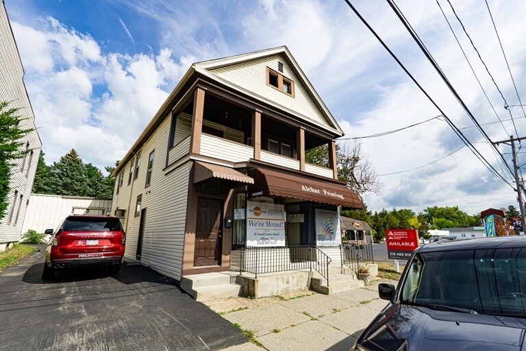 599 Pawling Ave, Troy, NY for sale - Building Photo - Image 1 of 10