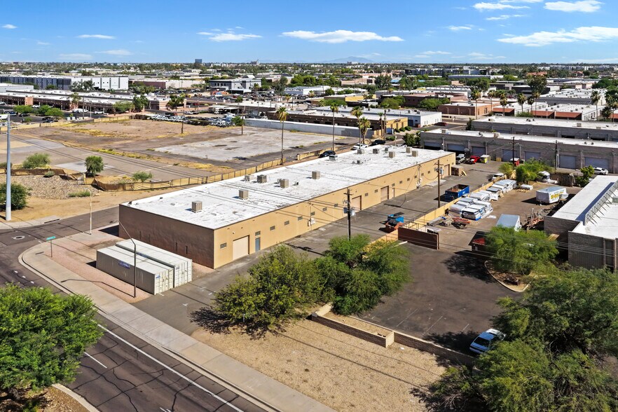 116 S Industrial Dr, Tempe, AZ à vendre - Photo du bâtiment - Image 2 de 7