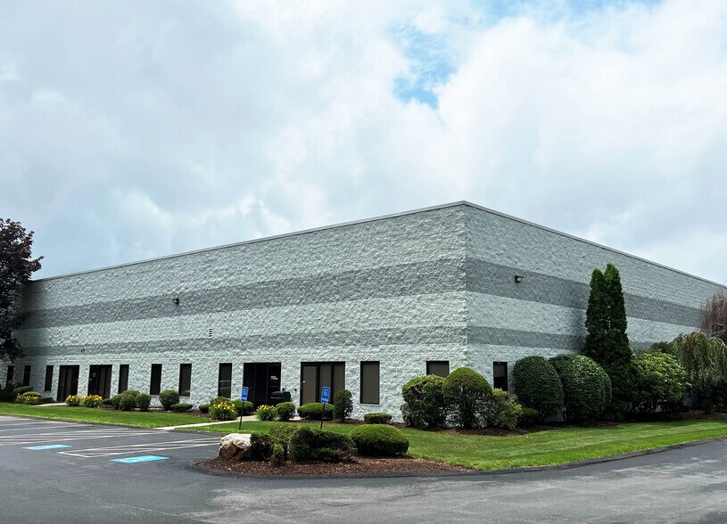 14 Progress Rd, Billerica, MA à louer - Photo du bâtiment - Image 2 de 2