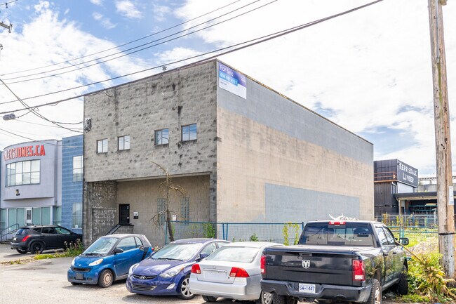 Plus de détails pour 1240 W 75th Ave, Vancouver, BC - Industriel à vendre