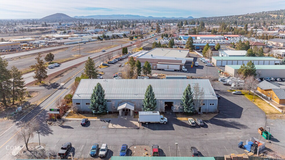 63255 Jamison St, Bend, OR à louer - Photo du bâtiment - Image 2 de 19