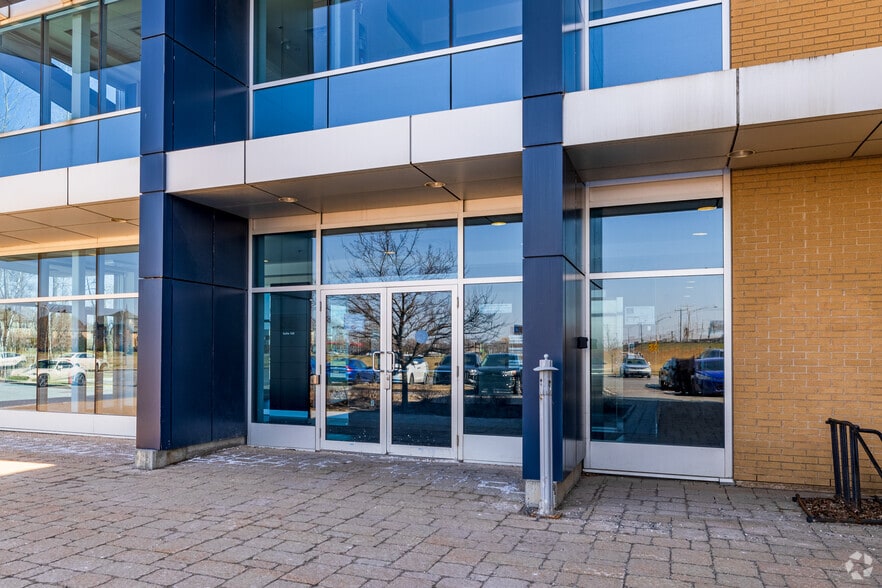 4255 Boul Lapinière, Brossard, QC for lease - Building Photo - Image 3 of 20
