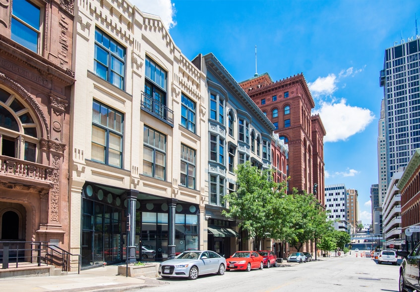 102-106 W 9th St, Kansas City, MO à louer - Photo du bâtiment - Image 2 de 8