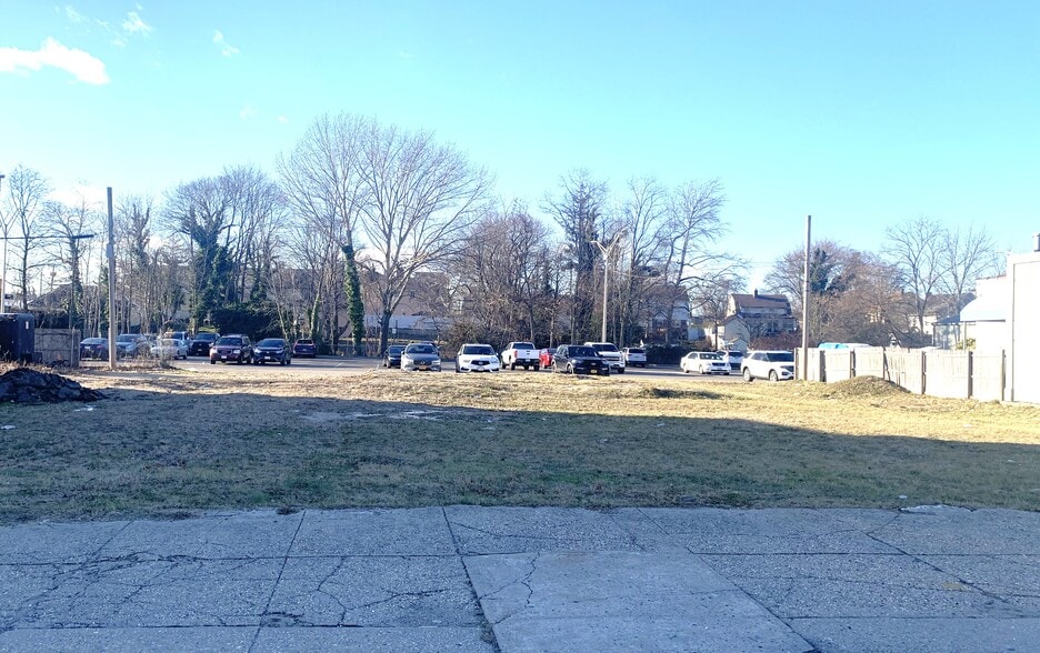 2408 Grand Ave, Baldwin, NY for lease - Primary Photo - Image 1 of 2