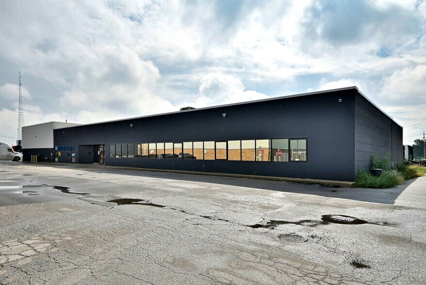 2100 W 21st St, Broadview, IL à louer - Photo du bâtiment - Image 3 de 45