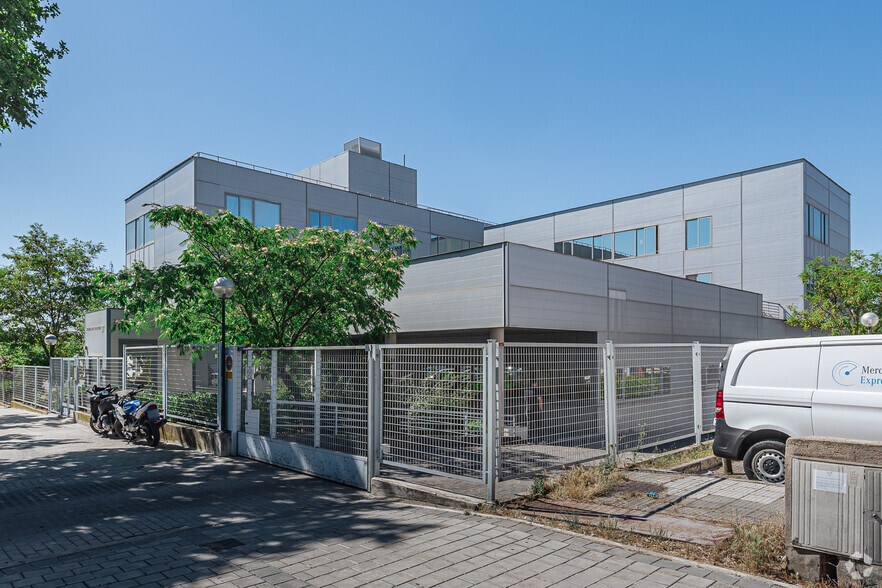 Avenida de la Industria, 37, Tres Cantos, Madrid for sale - Primary Photo - Image 1 of 4