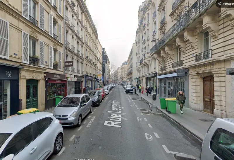 Retail in Paris for lease Building Photo- Image 1 of 4