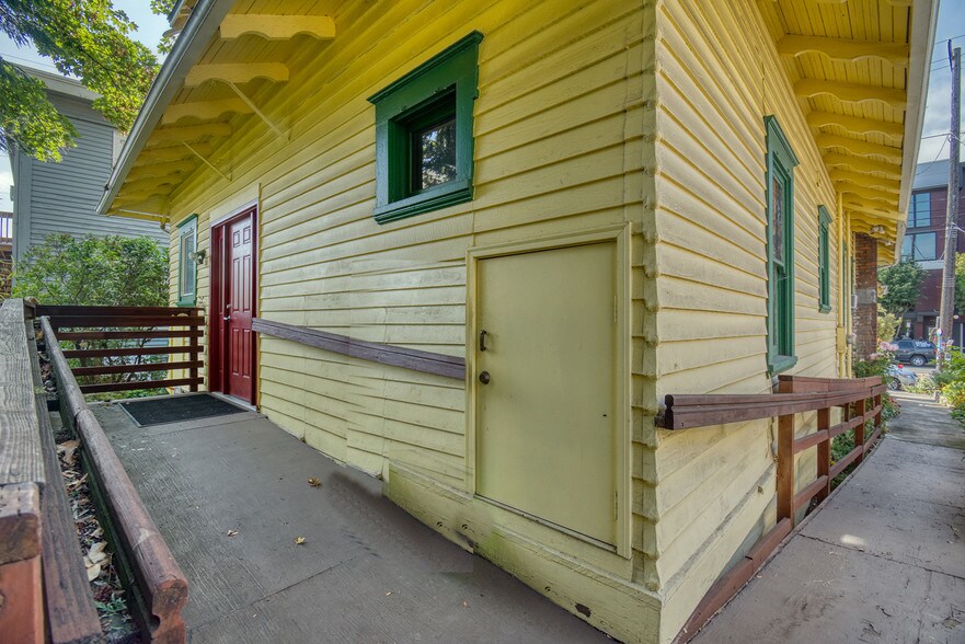 4423 SE Hawthorne Blvd, Portland, OR à vendre - Photo du bâtiment - Image 2 de 24