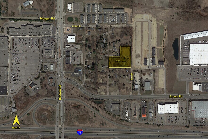 4900 Estes Dr, Lake Orion, MI à vendre - Photo principale - Image 3 de 4