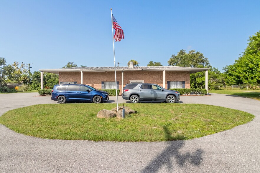 1036 Derbyshire Rd, Daytona Beach, FL à vendre - Photo du bâtiment - Image 2 de 35