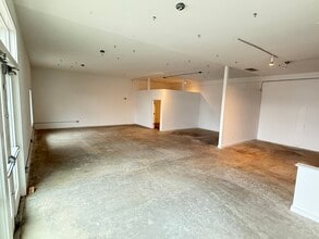 32 Wall St, Madison, CT for lease Interior Photo- Image 2 of 5
