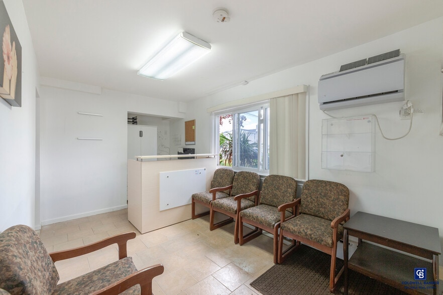163-05 91st St, Howard Beach, NY for lease - Interior Photo - Image 2 of 8